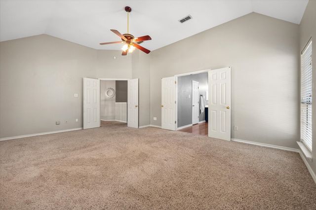 6104 Hedgeapple Court, Arlington, TX 76001