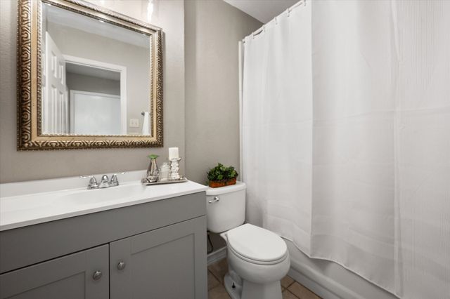 6104 Hedgeapple Court, Arlington, TX 76001