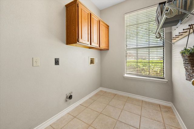 6104 Hedgeapple Court, Arlington, TX 76001