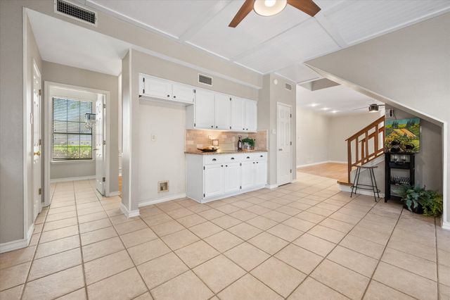 6104 Hedgeapple Court, Arlington, TX 76001