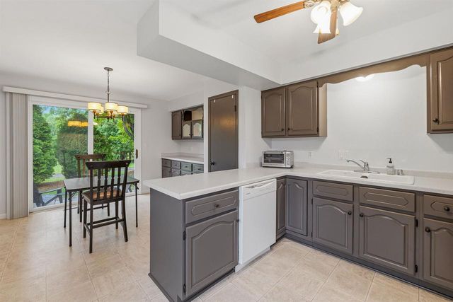 892 BISHOP COURT, Fond Du Lac, WI 54935