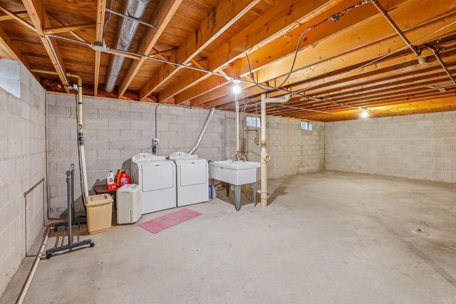 892 BISHOP COURT, Fond Du Lac, WI 54935