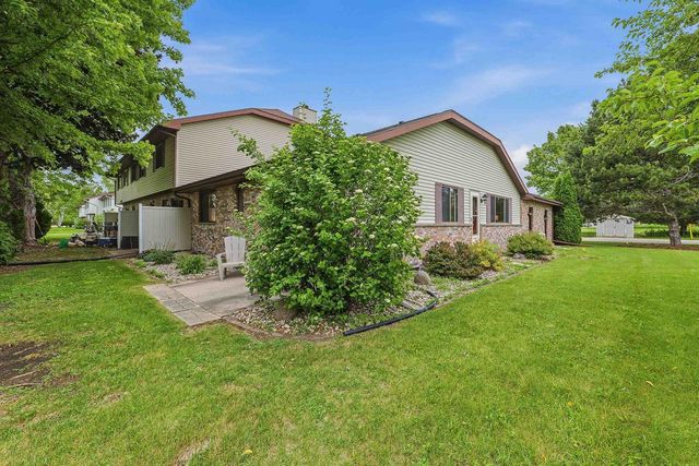 892 BISHOP COURT, Fond Du Lac, WI 54935