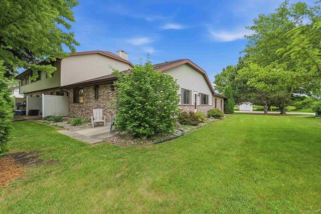 892 BISHOP COURT, Fond Du Lac, WI 54935