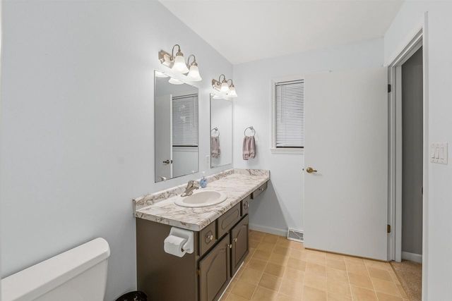 892 BISHOP COURT, Fond Du Lac, WI 54935