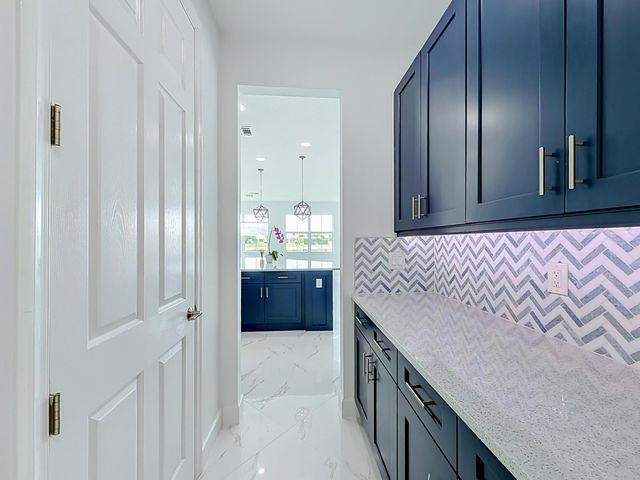 9508 Phipps Lane, Wellington, FL 33414