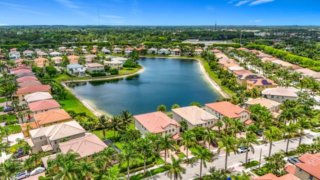 9508 Phipps Lane, Wellington, FL 33414