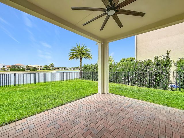 9508 Phipps Lane, Wellington, FL 33414
