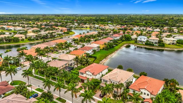 9508 Phipps Lane, Wellington, FL 33414