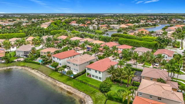 9508 Phipps Lane, Wellington, FL 33414