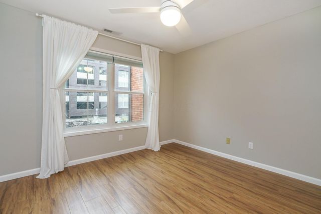 36 W Russell Street, Columbus, OH 43215