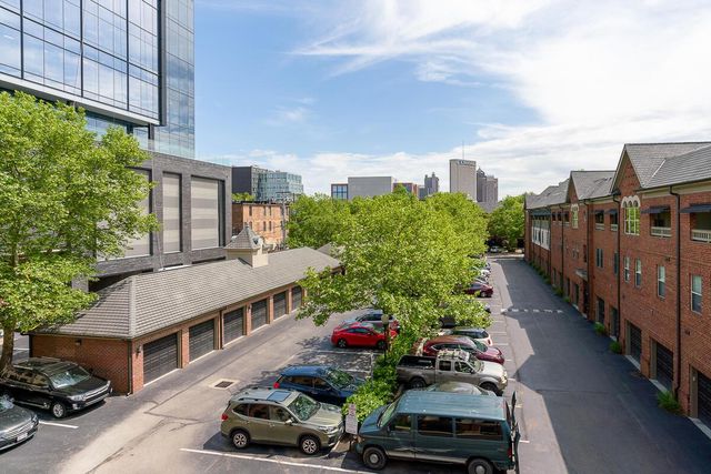 36 W Russell Street, Columbus, OH 43215