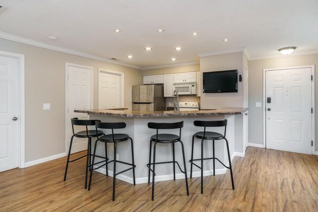 36 W Russell Street, Columbus, OH 43215