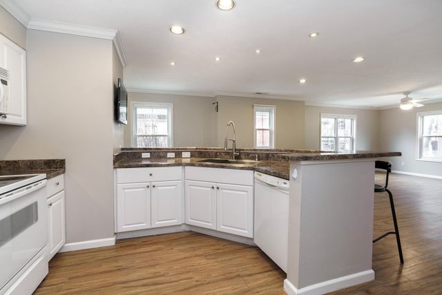 36 W Russell Street, Columbus, OH 43215