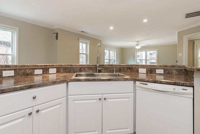 36 W Russell Street, Columbus, OH 43215