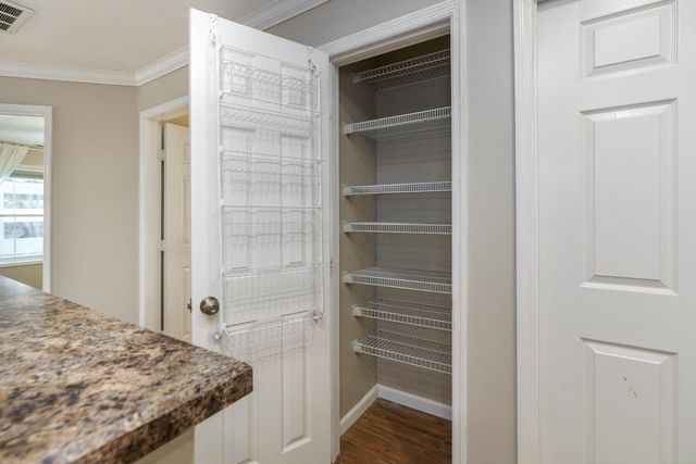 36 W Russell Street, Columbus, OH 43215