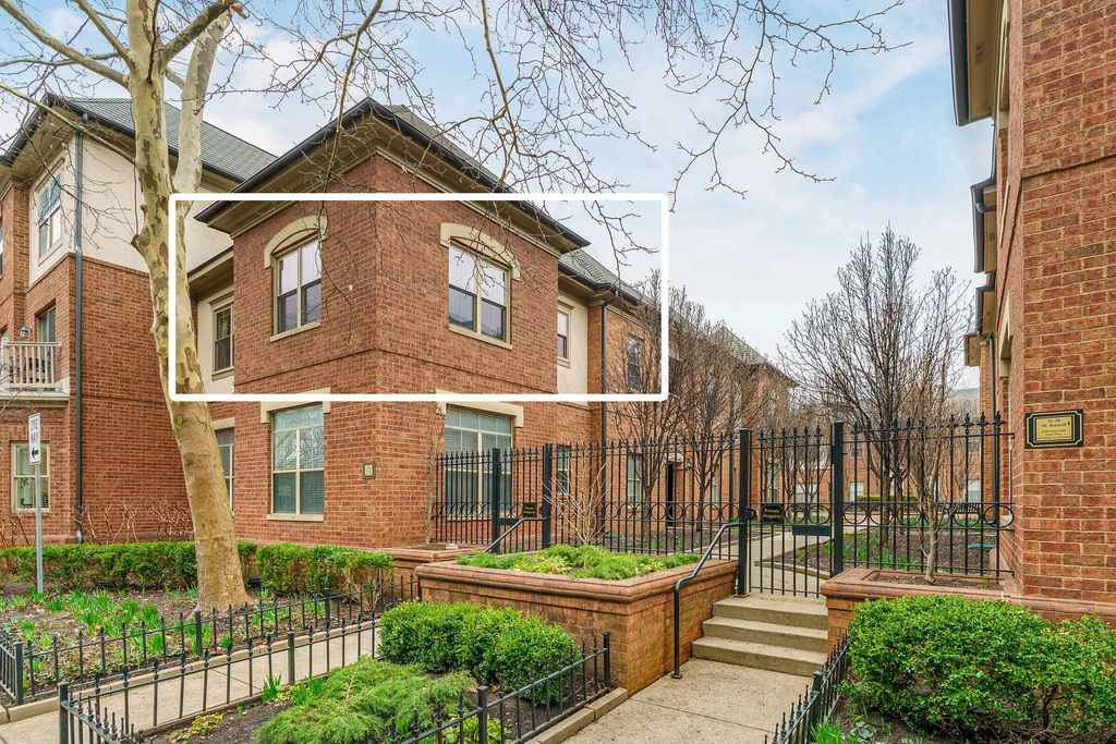 36 W Russell Street, Columbus, OH 43215