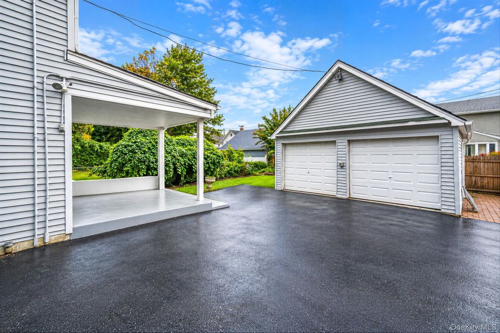 52 Coles Street, Glen Cove, NY 11542 — photo 5