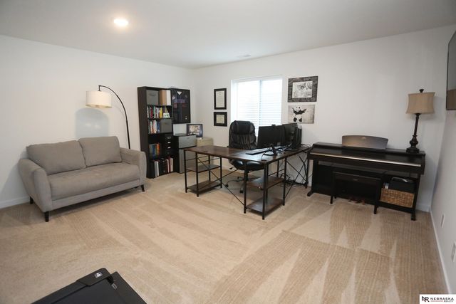 5502 Sheridan Road, Papillion, NE 68133