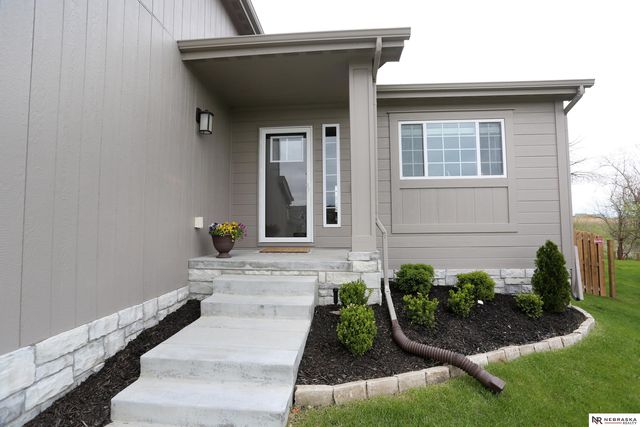 5502 Sheridan Road, Papillion, NE 68133