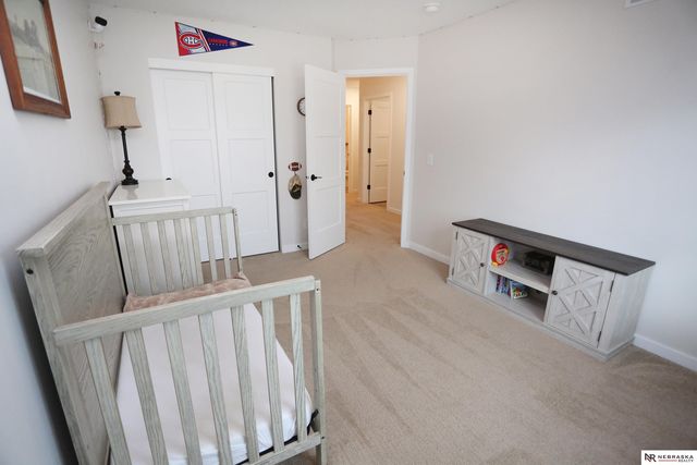 5502 Sheridan Road, Papillion, NE 68133