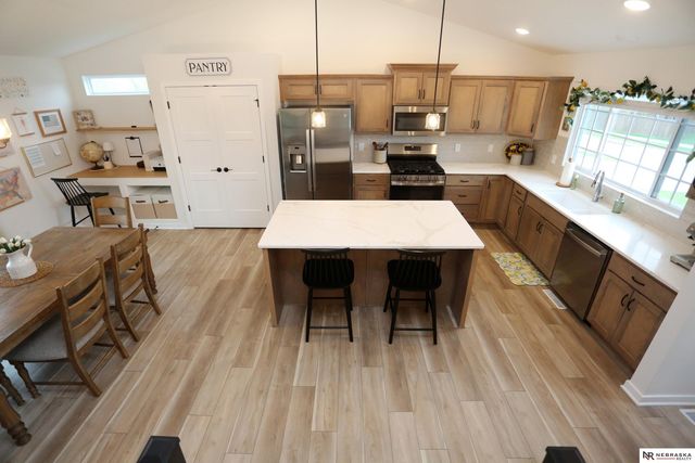 5502 Sheridan Road, Papillion, NE 68133