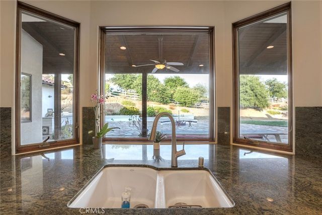 21977 Paseo Chico, Murrieta, CA 92562