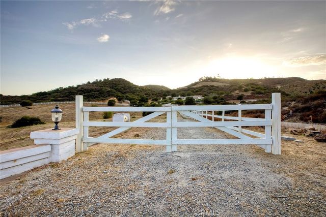 21977 Paseo Chico, Murrieta, CA 92562