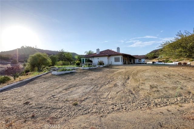 21977 Paseo Chico, Murrieta, CA 92562