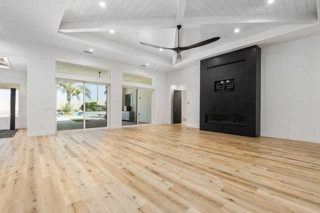 2222 Diamante Drive, Tulare, CA 93274