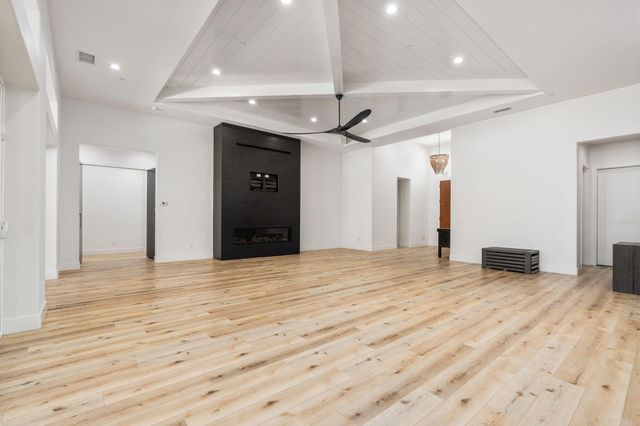 2222 Diamante Drive, Tulare, CA 93274