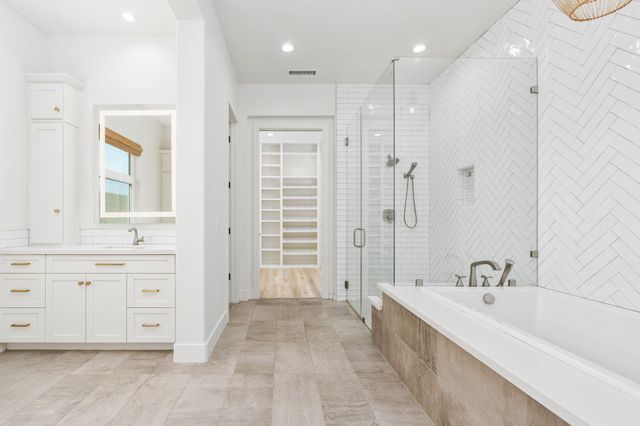 2222 Diamante Drive, Tulare, CA 93274