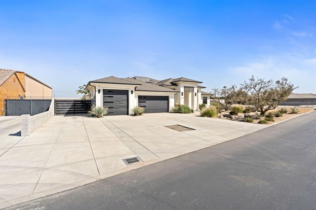 2222 Diamante Drive, Tulare, CA 93274
