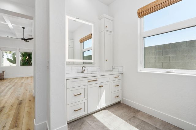 2222 Diamante Drive, Tulare, CA 93274