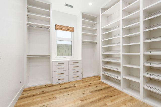 2222 Diamante Drive, Tulare, CA 93274