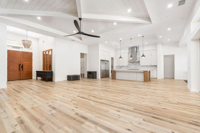 2222 Diamante Drive, Tulare, CA 93274