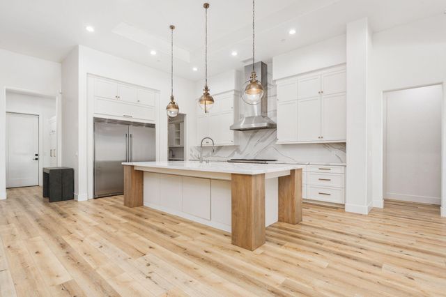 2222 Diamante Drive, Tulare, CA 93274