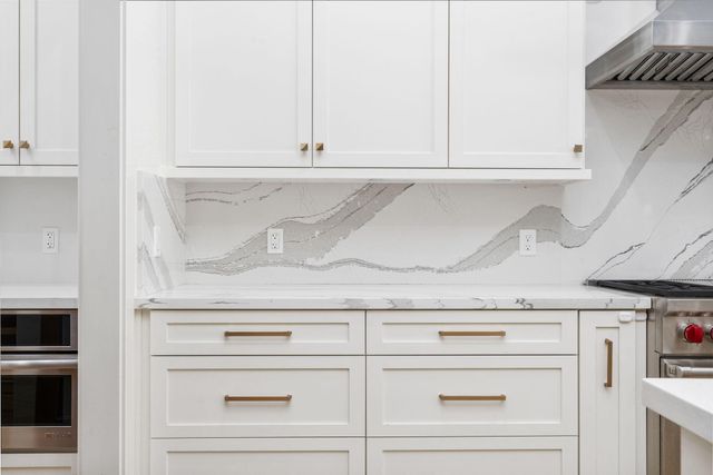 2222 Diamante Drive, Tulare, CA 93274