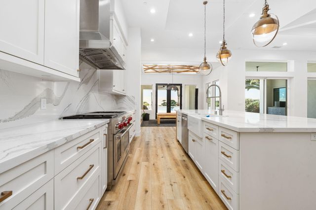 2222 Diamante Drive, Tulare, CA 93274