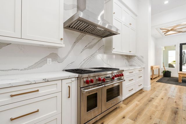 2222 Diamante Drive, Tulare, CA 93274