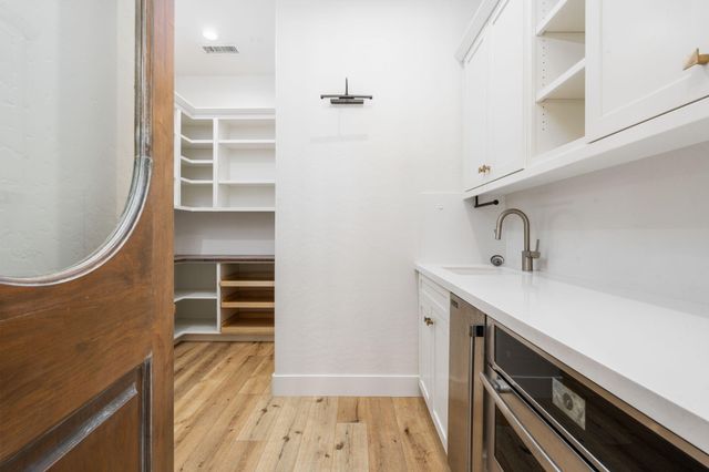 2222 Diamante Drive, Tulare, CA 93274