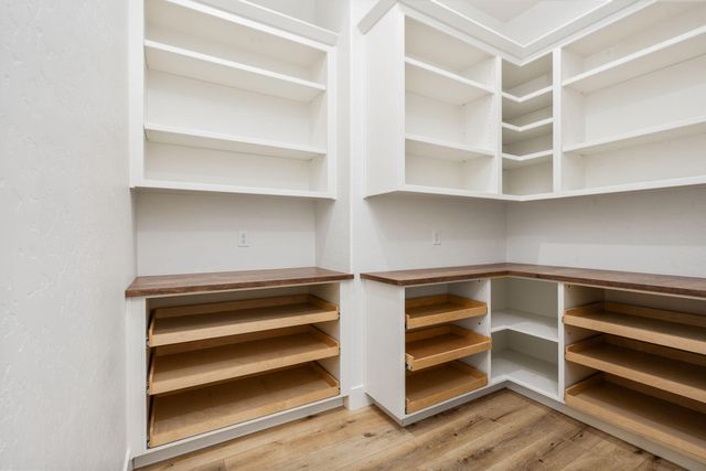 2222 Diamante Drive, Tulare, CA 93274