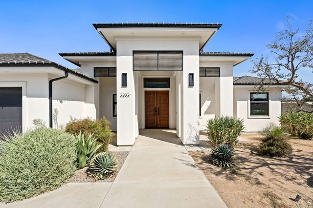 2222 Diamante Drive, Tulare, CA 93274