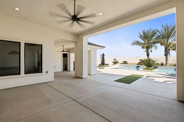 2222 Diamante Drive, Tulare, CA 93274