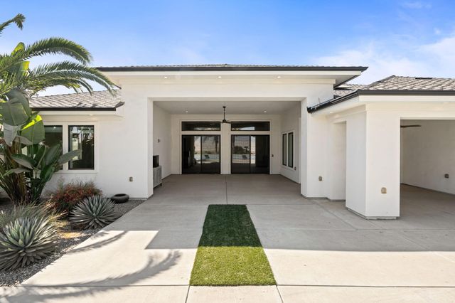 2222 Diamante Drive, Tulare, CA 93274