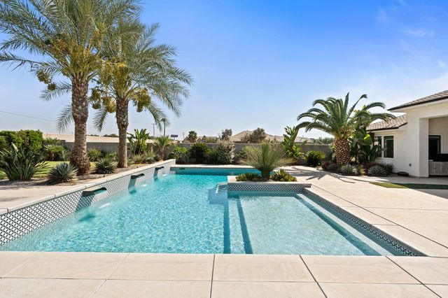 2222 Diamante Drive, Tulare, CA 93274