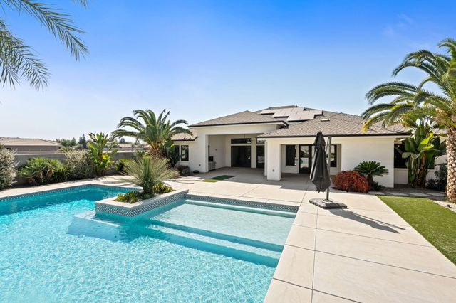 2222 Diamante Drive, Tulare, CA 93274