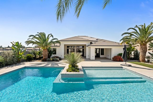 2222 Diamante Drive, Tulare, CA 93274