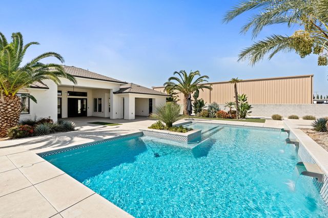 2222 Diamante Drive, Tulare, CA 93274