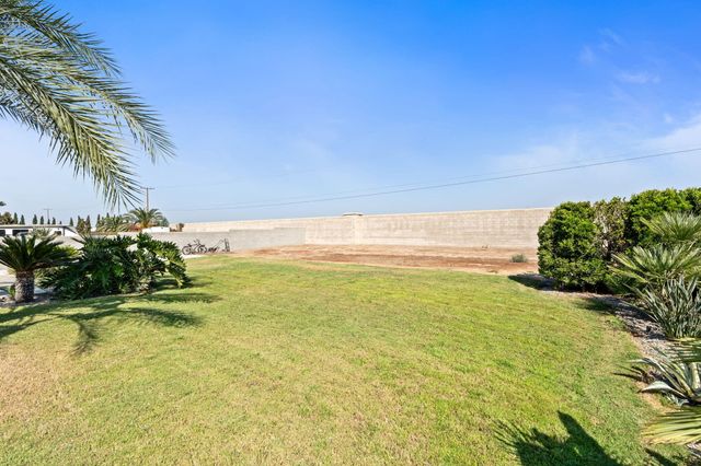 2222 Diamante Drive, Tulare, CA 93274